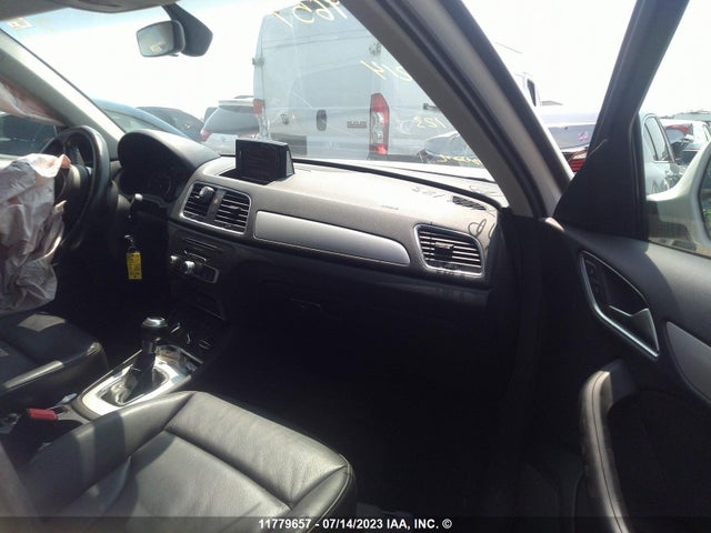 WA1BCCFS2HR009214 Audi Q3 PREMIUM