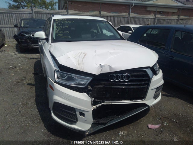 WA1BCCFS2HR009214 Audi Q3 PREMIUM