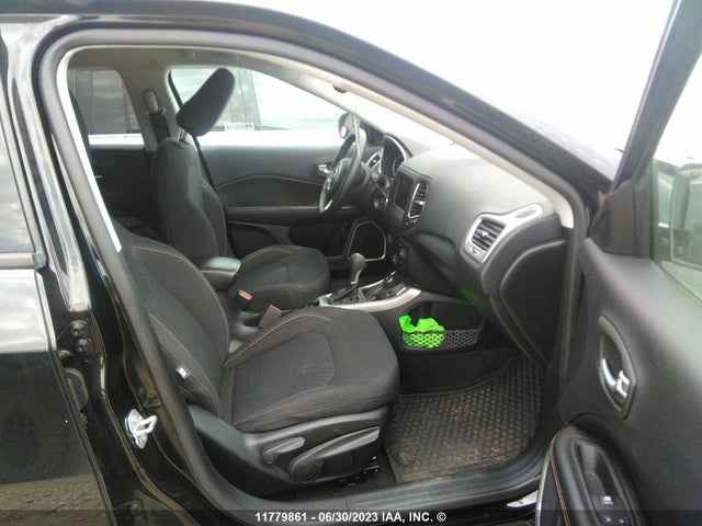 3C4NJDAB8KT760757 Jeep Compass Sport