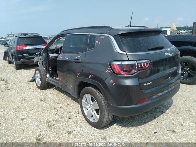 3C4NJDBB8NT214673 Jeep Compass Latitude