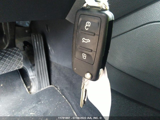 3VW2K7AJ7FM311625 Volkswagen JETTA S