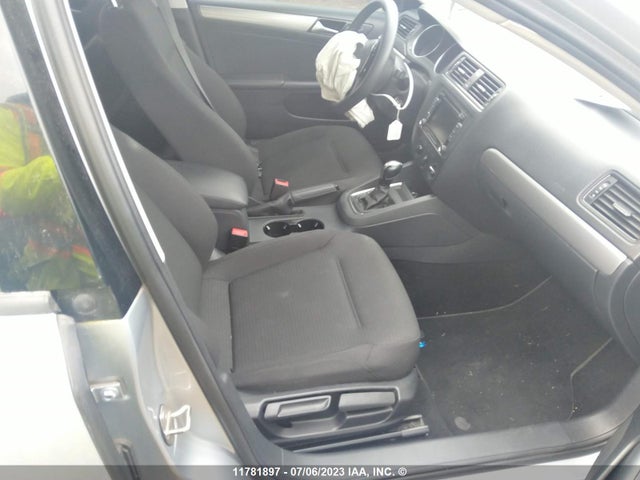3VW2K7AJ7FM311625 Volkswagen JETTA S
