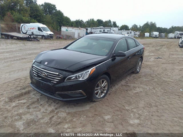 Hyundai SONATA SE 2015 5NPE24AF0FH003163 Image 2