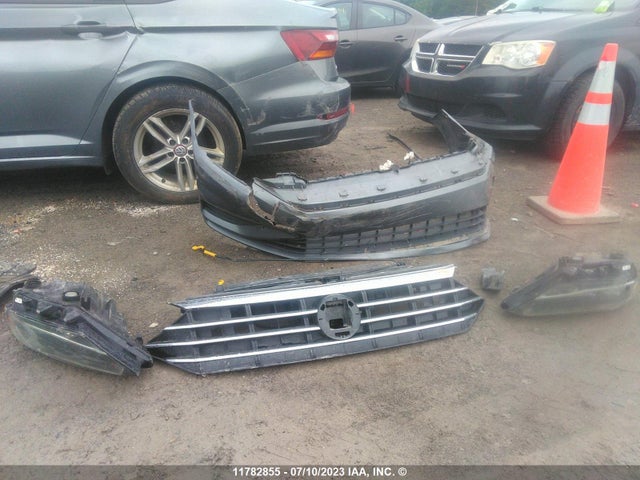 3VWE57BU8KM107956 Volkswagen JETTA SEL