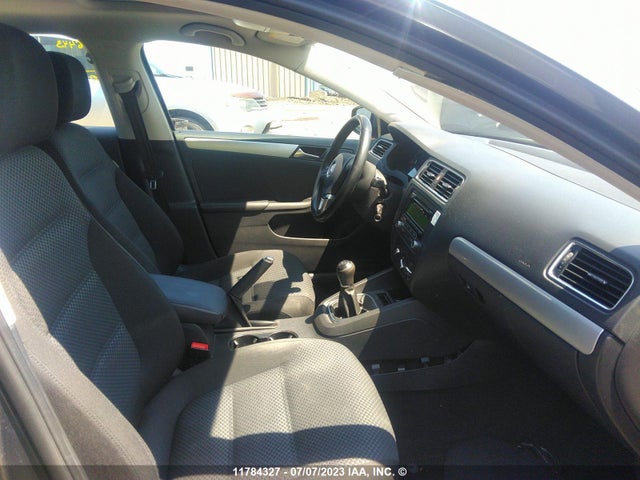 3VWBK7AJ4EM213487 Volkswagen JETTA SE