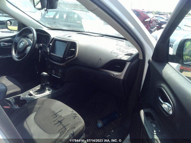 1C4PJMCS5GW141458 Jeep Cherokee Latitude