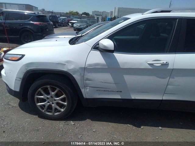 1C4PJMCS5GW141458 Jeep Cherokee Latitude