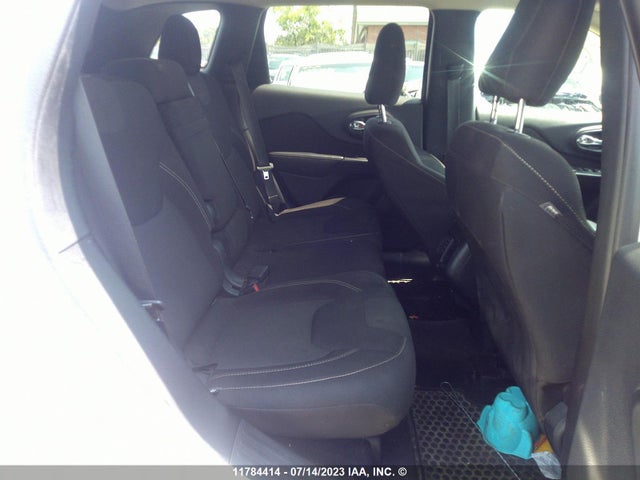 1C4PJMCS5GW141458 Jeep Cherokee Latitude