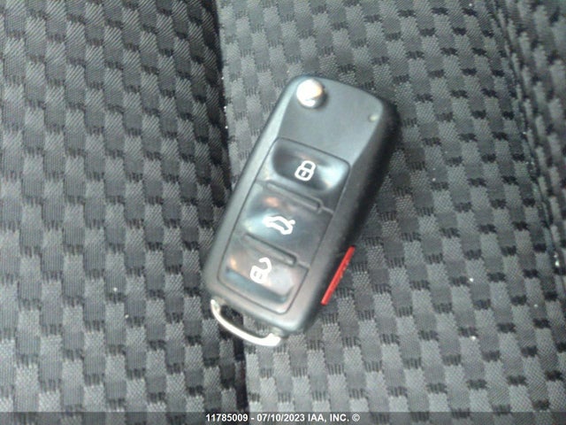 1VWAS7A33FC091088 Volkswagen PASSAT S
