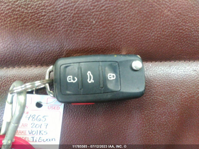WVGLV7AX5HK032599 Volkswagen Tiguan Highline