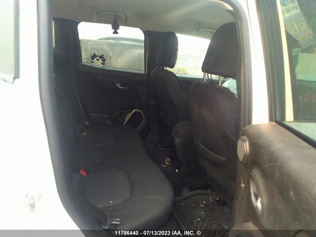 ZACCJBBTXFPC45484 Jeep Renegade Latitude
