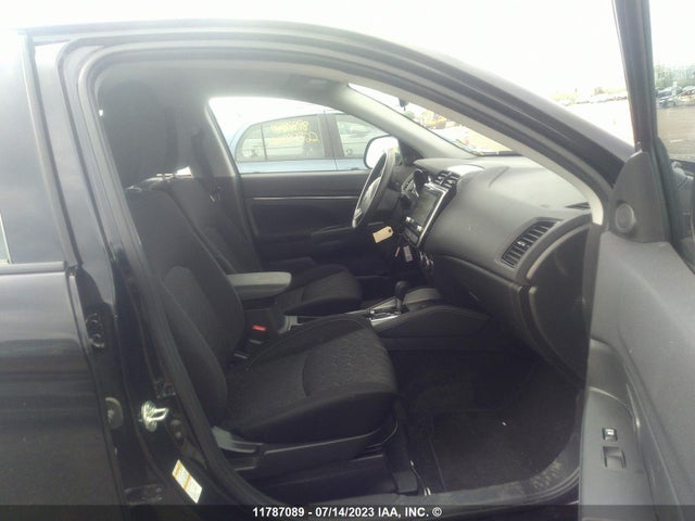 JA4AJUAU7MU601165 Mitsubishi RVR ES