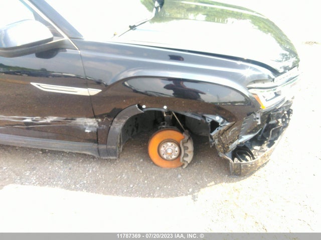 1V2ME2CAXLC218466 Volkswagen Atlas Cross Sport Se