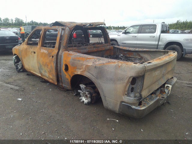 1C6RR7LG5HS812805 RAM 1500 Slt