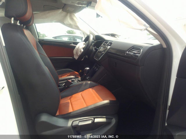 3VV4B7AX1JM071921 Volkswagen Tiguan Sel Premium