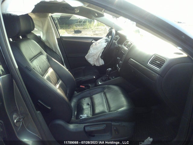 3VWL07AJXEM267967 Volkswagen JETTA SEL