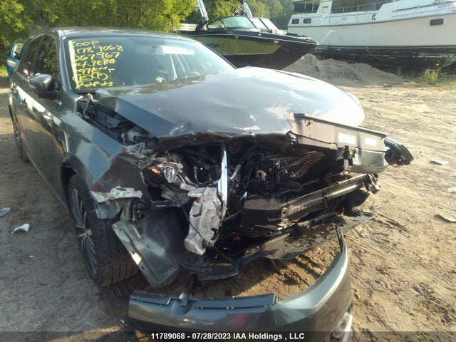 3VWL07AJXEM267967 Volkswagen JETTA SEL