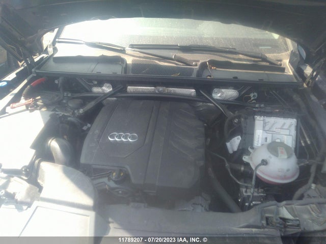 WA1FAAFY7N2136044 Audi Q5 Prestige 45