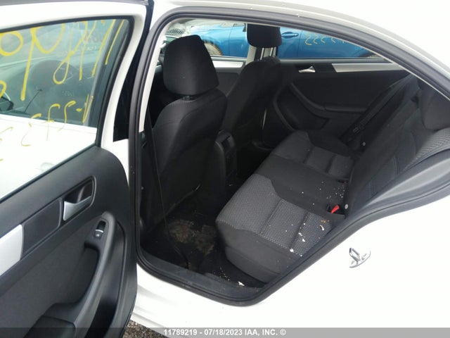 3VWD07AJ4EM273333 Volkswagen JETTA SE