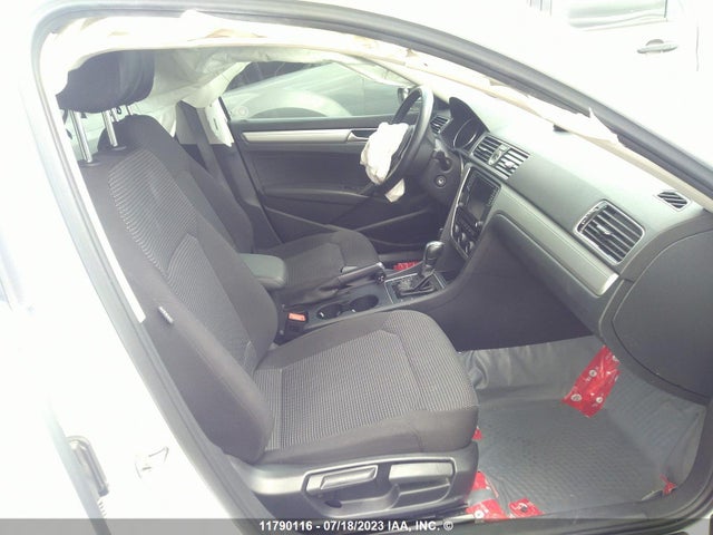 1VWAS7A30GC037037 Volkswagen Passat S/r-line