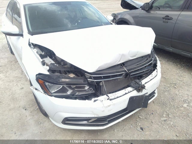 1VWAS7A30GC037037 Volkswagen Passat S/r-line