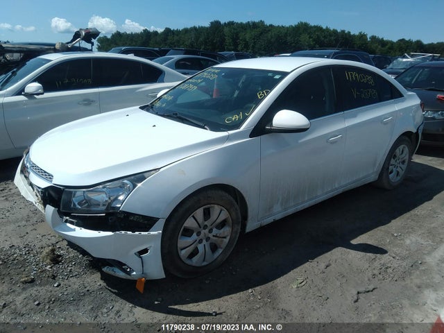 Chevrolet CRUZE LT 2014 1G1PC5SB3E7287939 Image 2