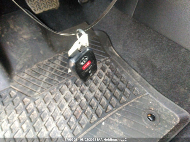 Toyota Corolla Le/se 2023 JTDBDMHE6P3005667 Image 3