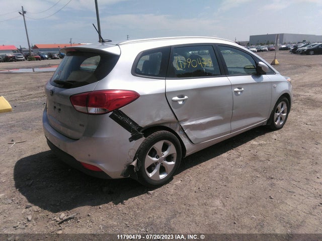KIA Rondo 2014 KNAHT8A31E7015121 Image 4