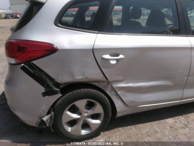 KIA Rondo 2014 KNAHT8A31E7015121 Image 6
