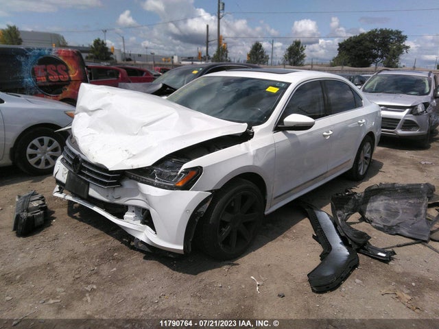 1VWBA7A3XJC017120 Volkswagen PASSAT SE
