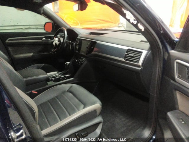 1V2FE2CA7MC230701 Volkswagen Atlas Cross Sport Se