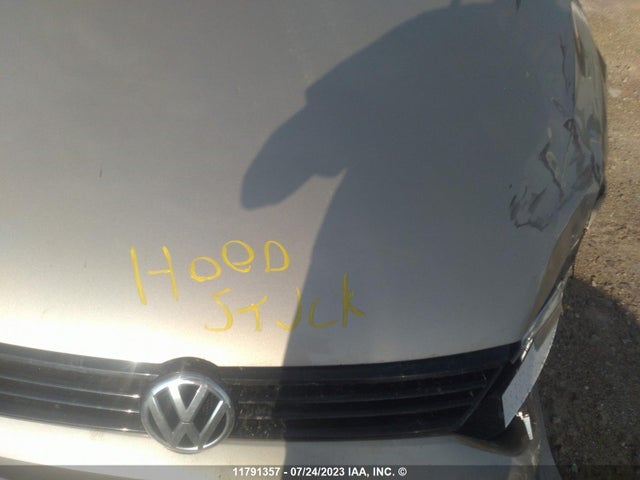 3VW2K7AJ2EM284140 Volkswagen JETTA S