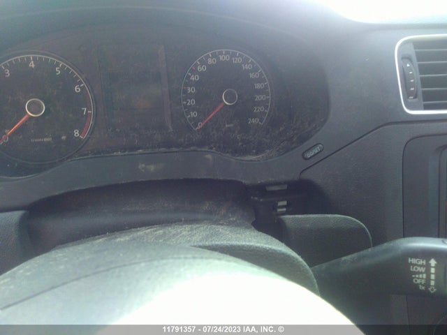 3VW2K7AJ2EM284140 Volkswagen JETTA S