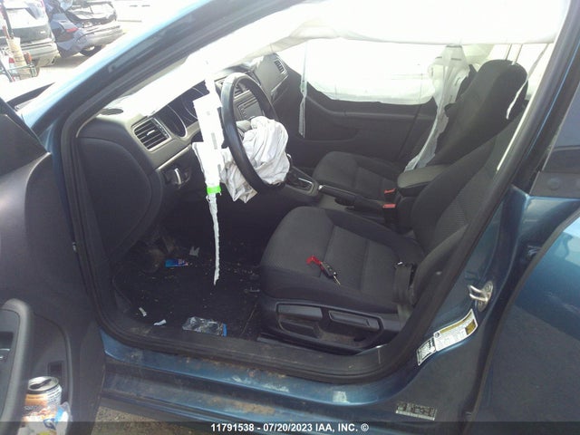 3VWD67AJ2GM398686 Volkswagen JETTA SE