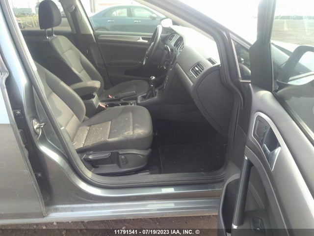 3VW117AU1FM055197 Volkswagen GOLF