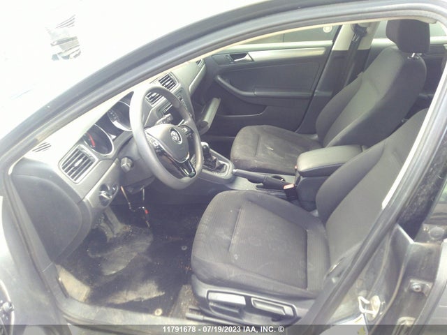 3VWD07AJ1FM424078 Volkswagen JETTA SE