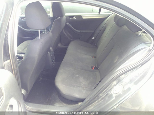3VWD07AJ1FM424078 Volkswagen JETTA SE