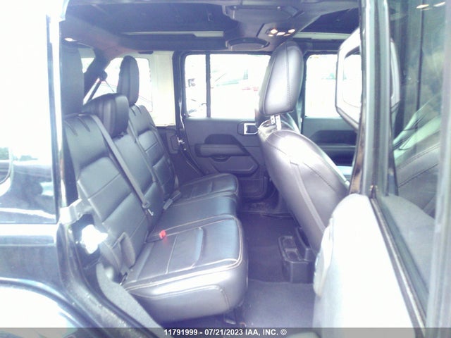 1C4HJXEG1KW548801 Jeep Wrangler Unlimited Sahara