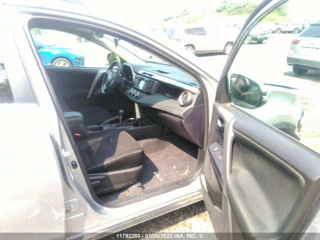 Toyota RAV4 LE 2017 2T3BFREV4HW547568 Image 5