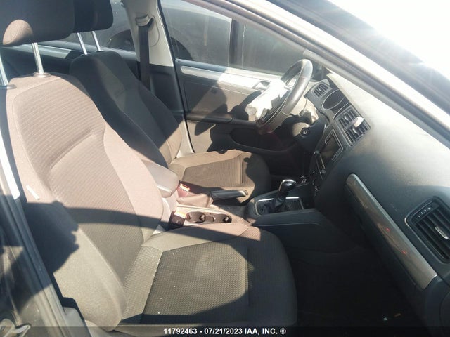 3VW267AJ1GM331374 Volkswagen JETTA
