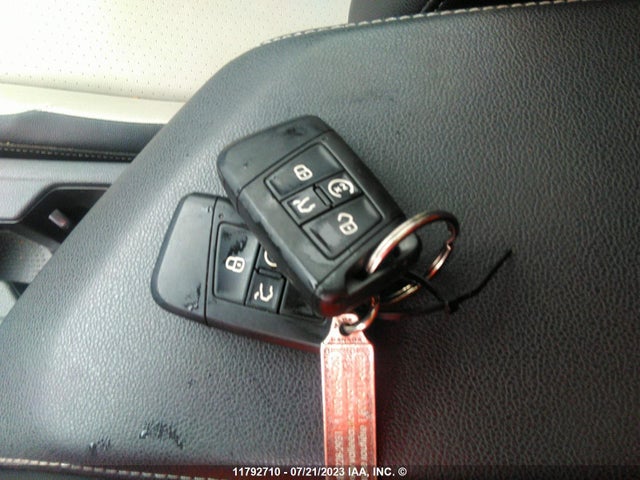3VWE57BU1KM189836 Volkswagen JETTA SEL