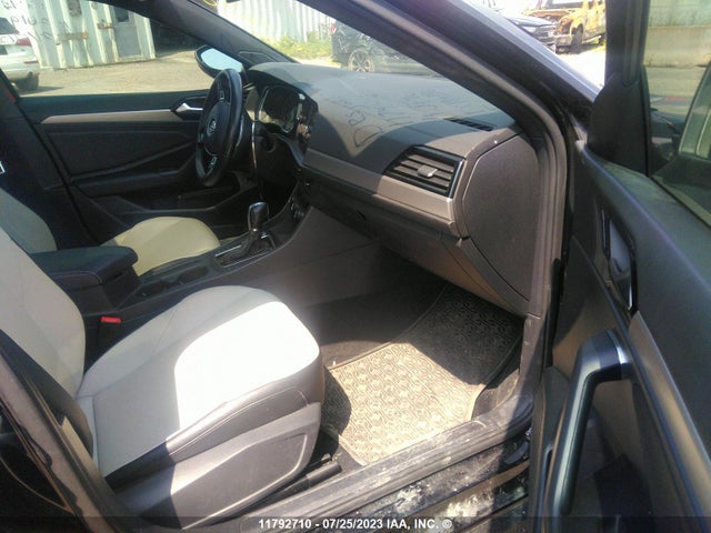 3VWE57BU1KM189836 Volkswagen JETTA SEL