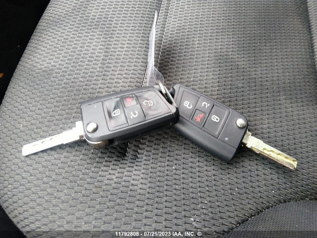 3VW217AU5HM053301 Volkswagen Golf S/wolfsburg/se/sel