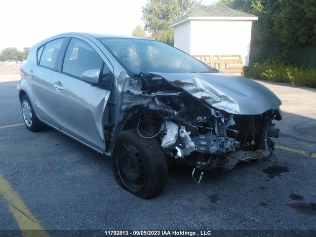Toyota PRIUS C 2014 JTDKDTB39E1564494 головне зображення