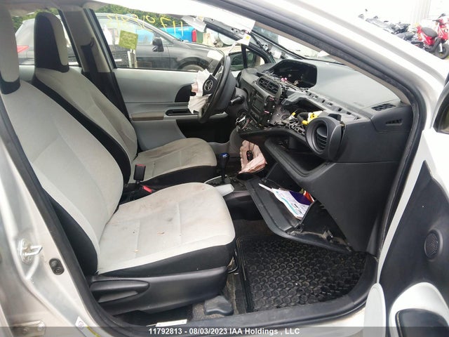 Toyota PRIUS C 2014 JTDKDTB39E1564494 Image 5