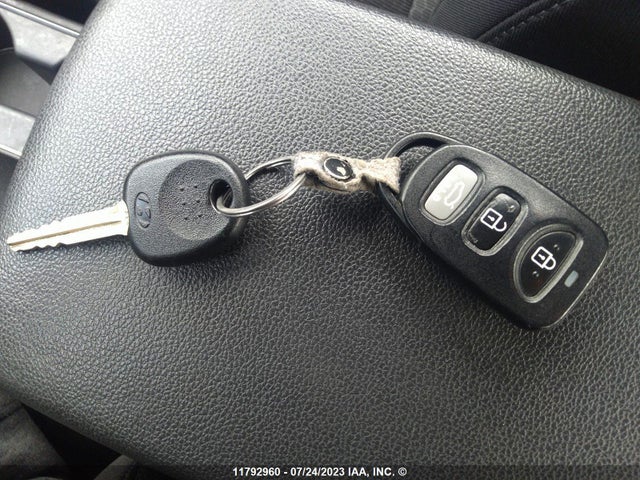 Hyundai ELANTRA SE 2017 5NPD74LF8HH063026 Image 3