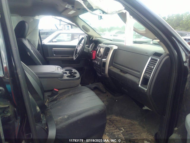 1C6RR7GT9KS513882 RAM 1500 Classic Slt