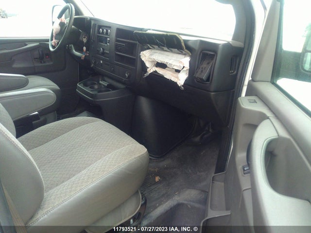 Chevrolet Express G1500 2014 1GCSHAF49E1177665 Image 5