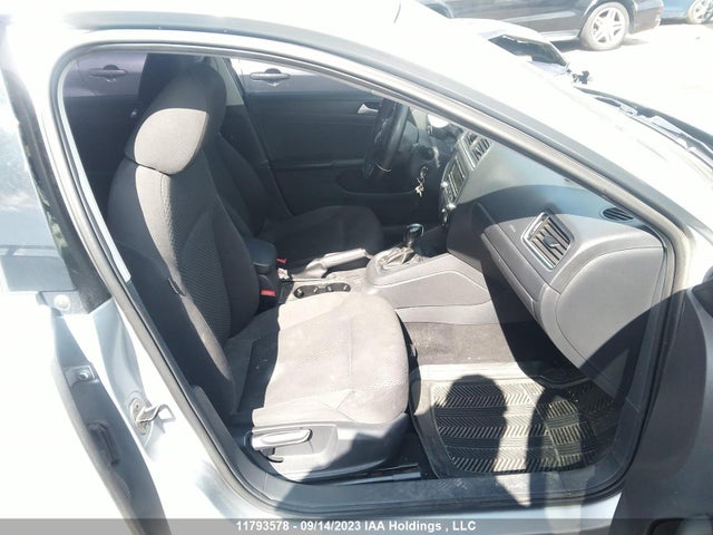 3VW2K7AJ1EM256104 Volkswagen JETTA S