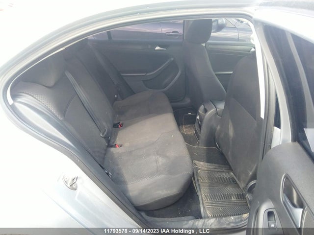 3VW2K7AJ1EM256104 Volkswagen JETTA S